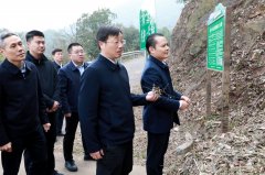 周志军深切下层宣讲党的二十届四中全会并开展